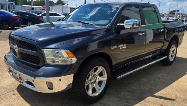 2017 RAM 1500 SLT Crew Cab SWB 4WD