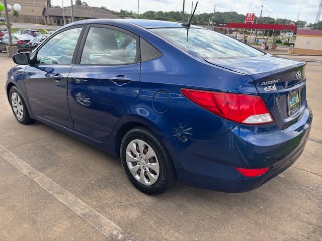 2017 Hyundai Accent SE 4-Door 6A