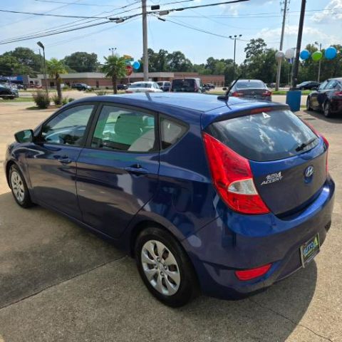 2017 Hyundai Accent SE 5-Door 6A
