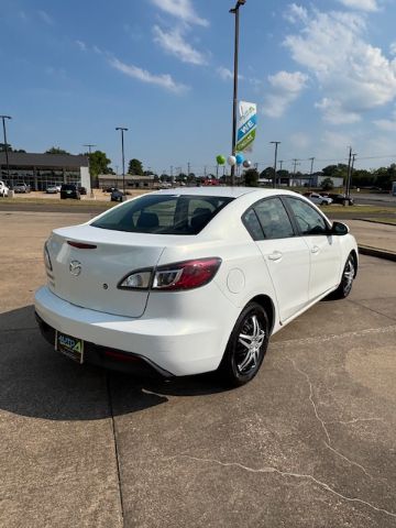 2011 Mazda MAZDA3 i Sport 4-Door