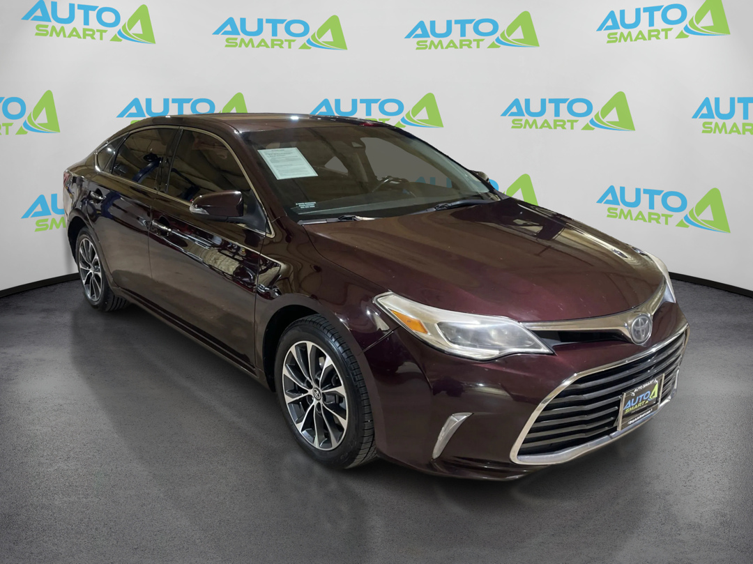 2017 Toyota Avalon XLE's photo